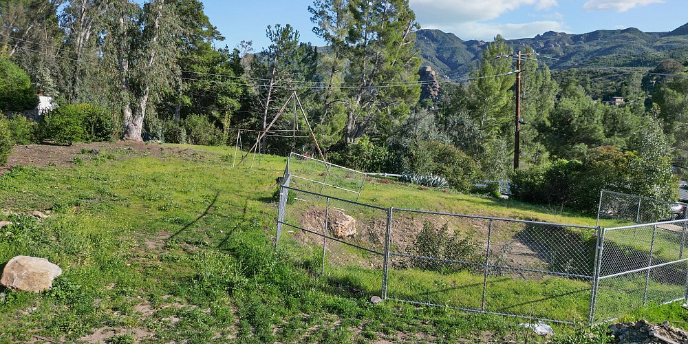 2239 Pinecrest Road, Agoura Hills, CA 91301