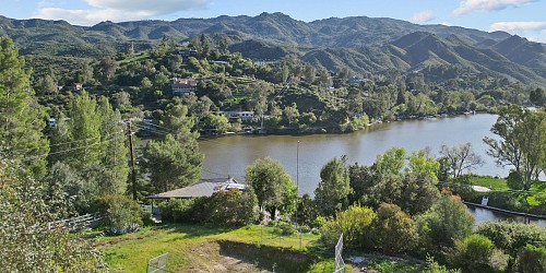 2239 Pinecrest Road, Agoura Hills, CA 91301