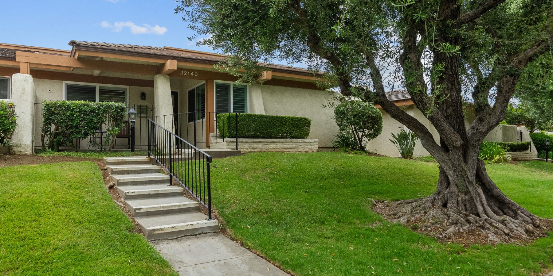 32140 Watergate Rd, Westlake Village, CA 91361