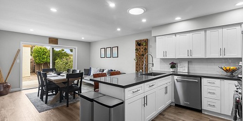 32140 Watergate Rd, Westlake Village, CA 91361