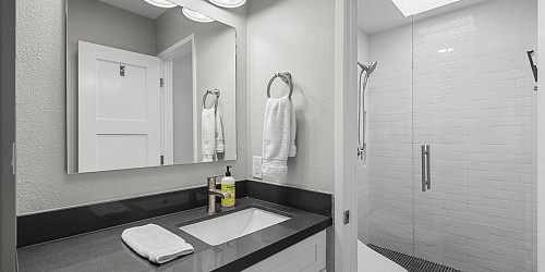 32140 Watergate Rd, Westlake Village, CA 91361