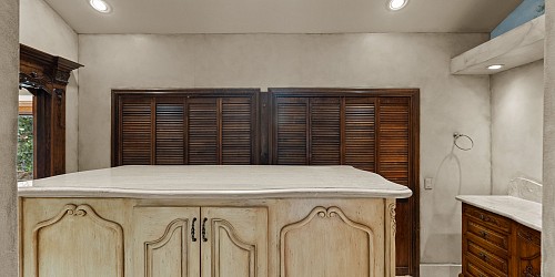 1561 Lookout Drive, Agoura Hills, CA 91301