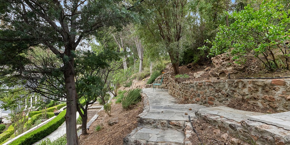 1561 Lookout Drive, Agoura Hills, CA 91301
