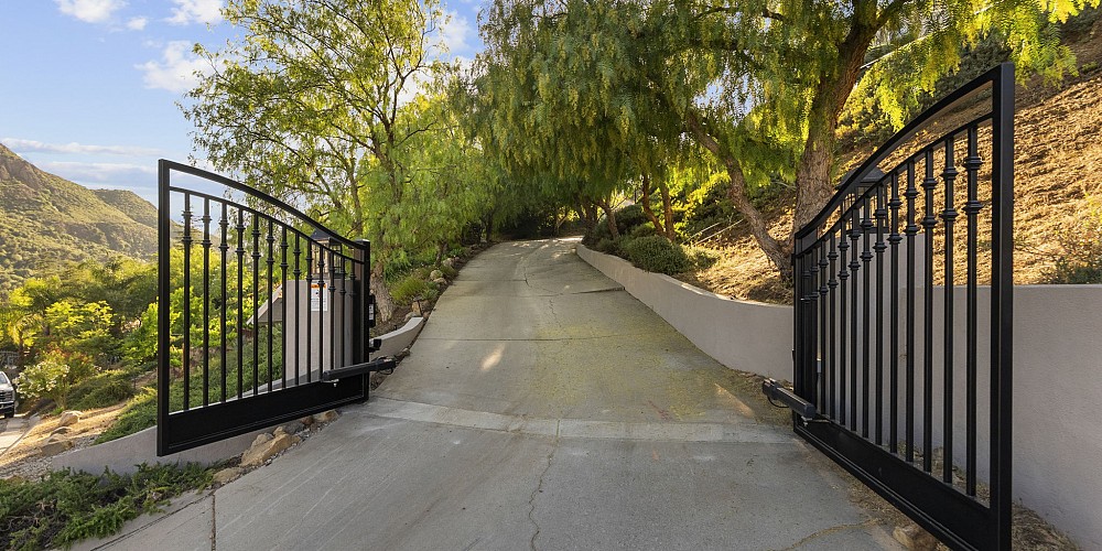 29845 Vista Del Arroyo, Agoura Hills, CA 91301