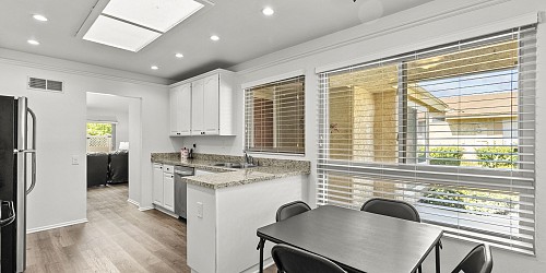 3211 Village 3, Camarillo,  93012