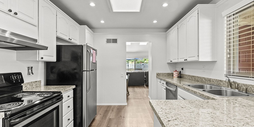 3211 Village 3, Camarillo,  93012