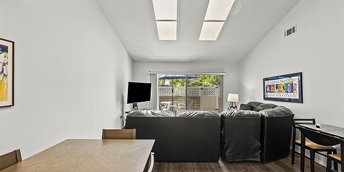 3211 Village 3, Camarillo,  93012