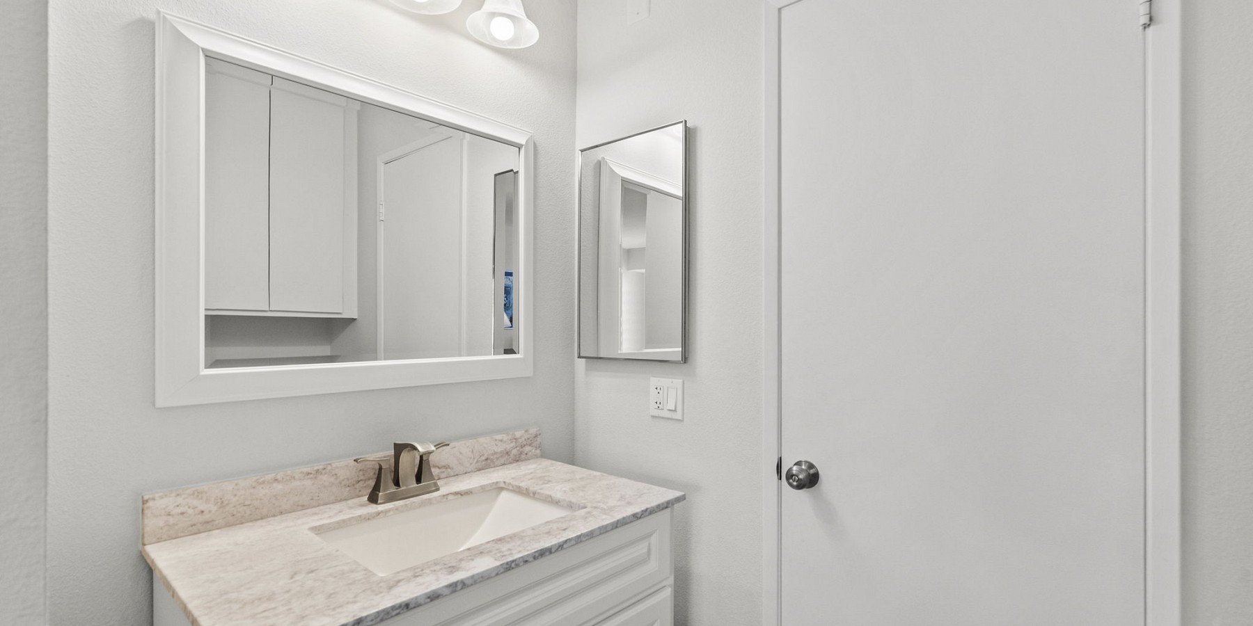 3211 Village 3, Camarillo,  93012