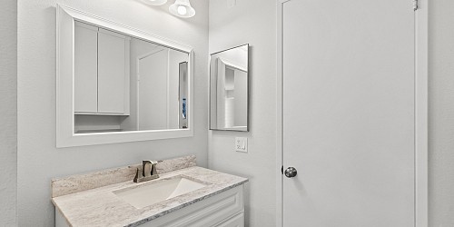 3211 Village 3, Camarillo,  93012