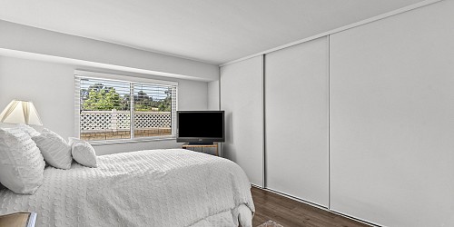 3211 Village 3, Camarillo,  93012