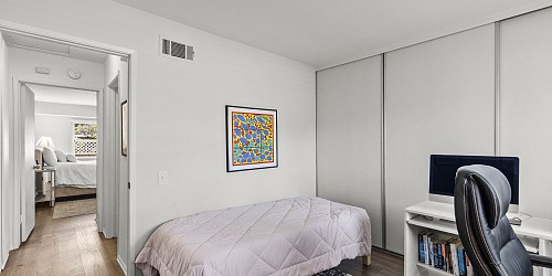 3211 Village 3, Camarillo,  93012