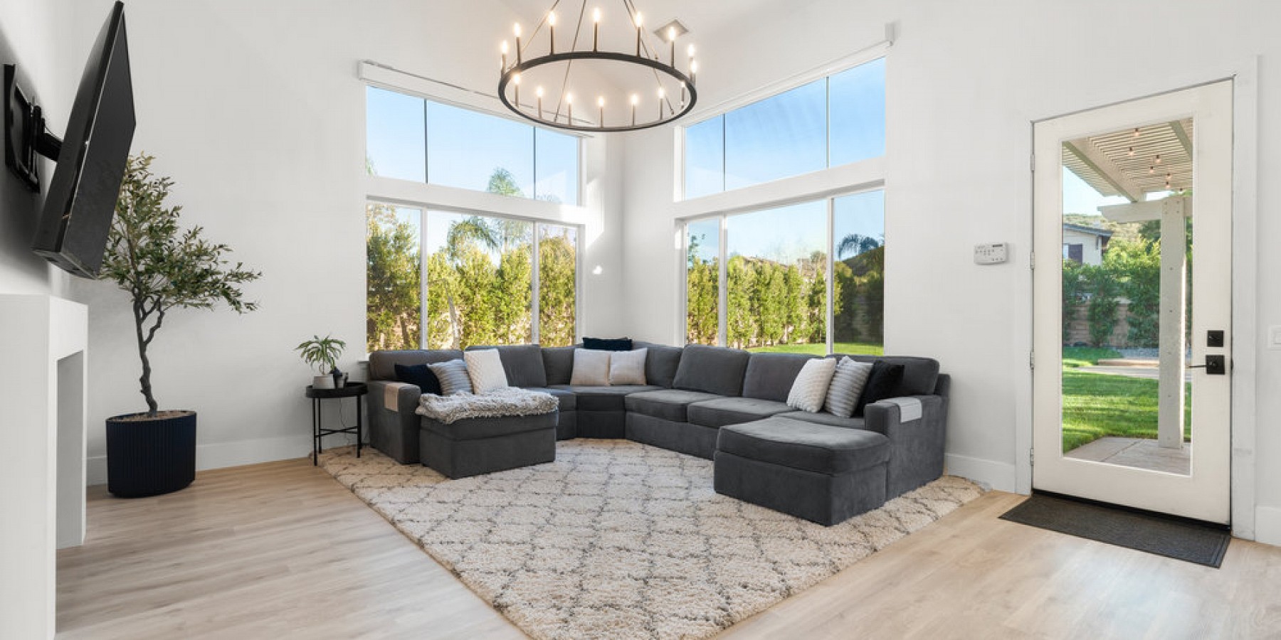 106 Via Ricardo, Newbury Park, CA 91320