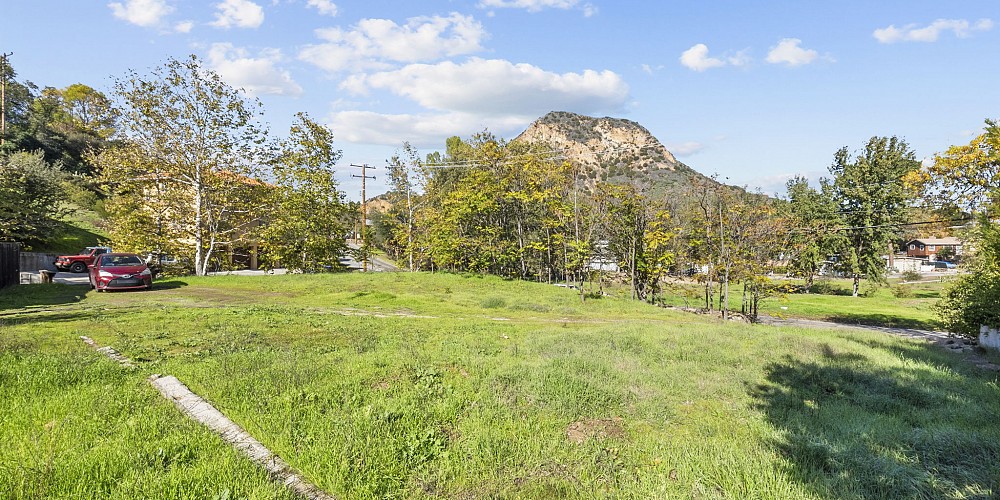 29152 Crags Dr, Agoura Hills, CA 91301