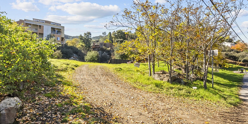 29152 Crags Dr, Agoura Hills, CA 91301