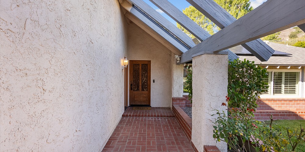 2149 Stoneman Dr, Simi Valley, CA 90365