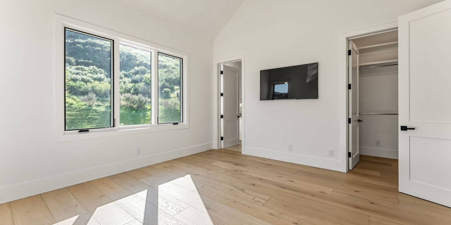 2036 Shadow Creek Drive, Agoura Hills, CA 91301