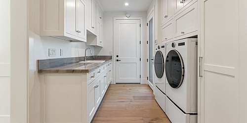 2036 Shadow Creek Drive, Agoura Hills, CA 91301