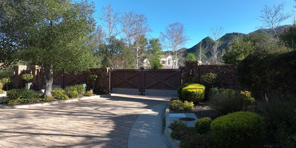 2036 Shadow Creek Drive, Agoura Hills, CA 91301