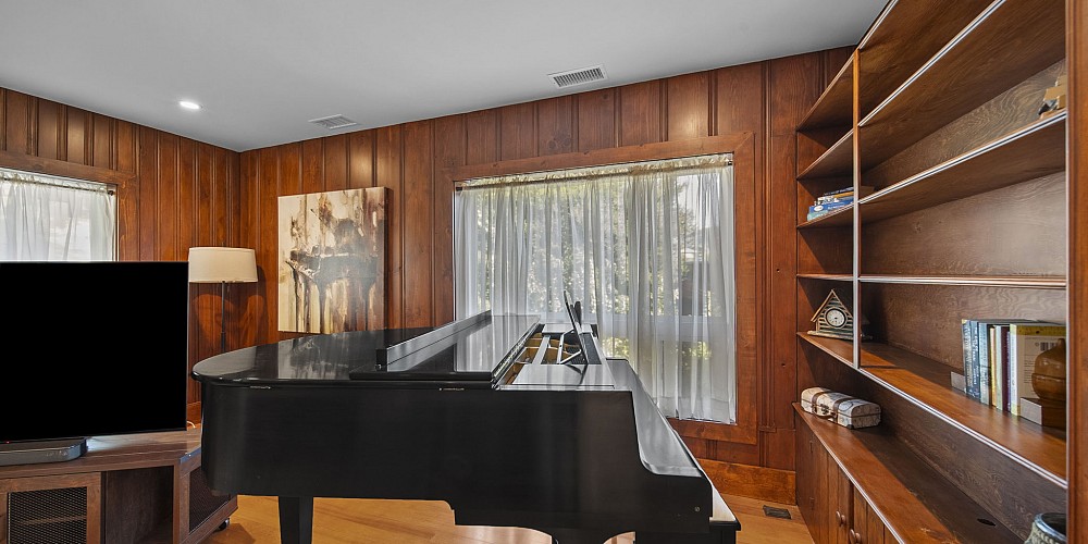 2375 Laguna Circle, Agoura Hills, CA 91301