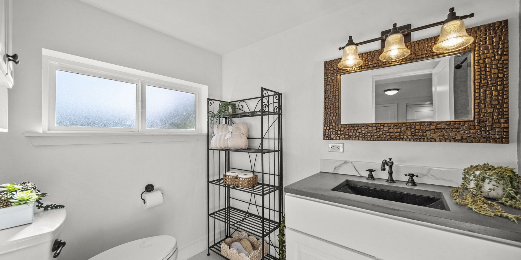 2375 Laguna Circle, Agoura Hills, CA 91301