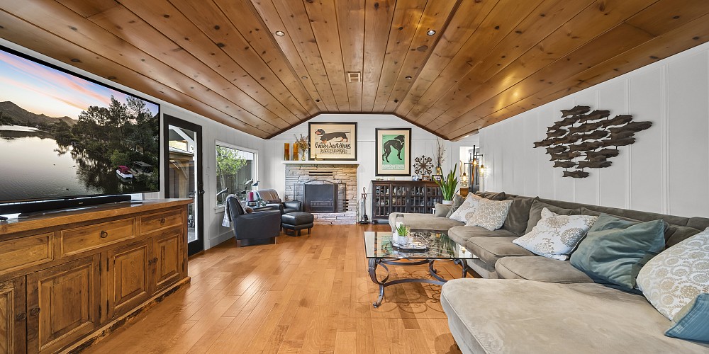 2315 Terrace Lane, Agoura Hills, CA 91301