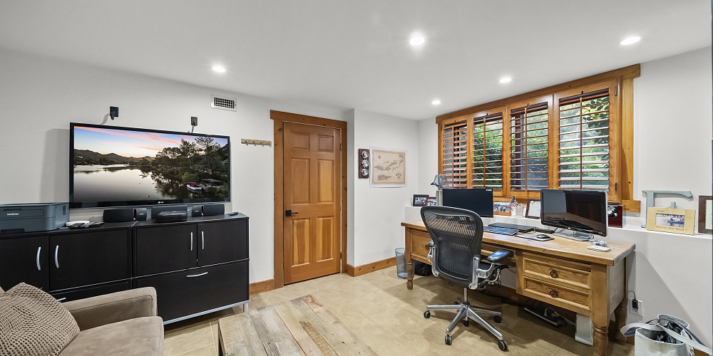 2315 Terrace Lane, Agoura Hills, CA 91301